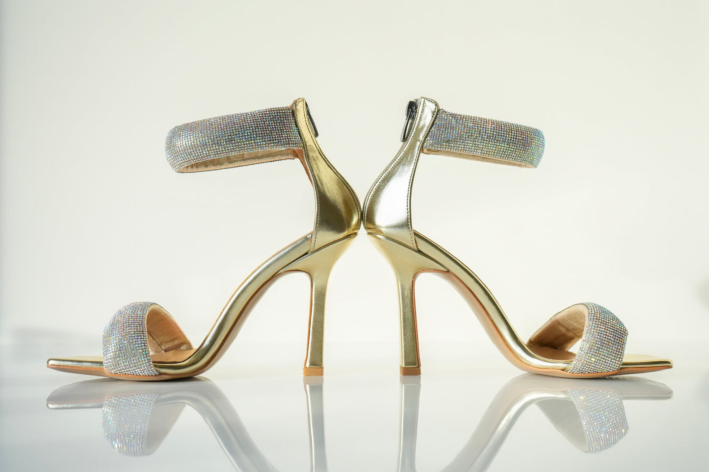 Leila Diamante Gold Heels