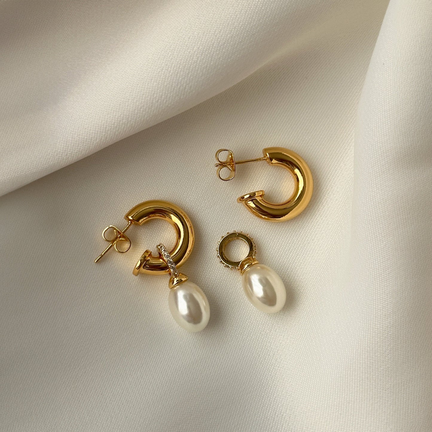 Clara Gold Pearl Earrings