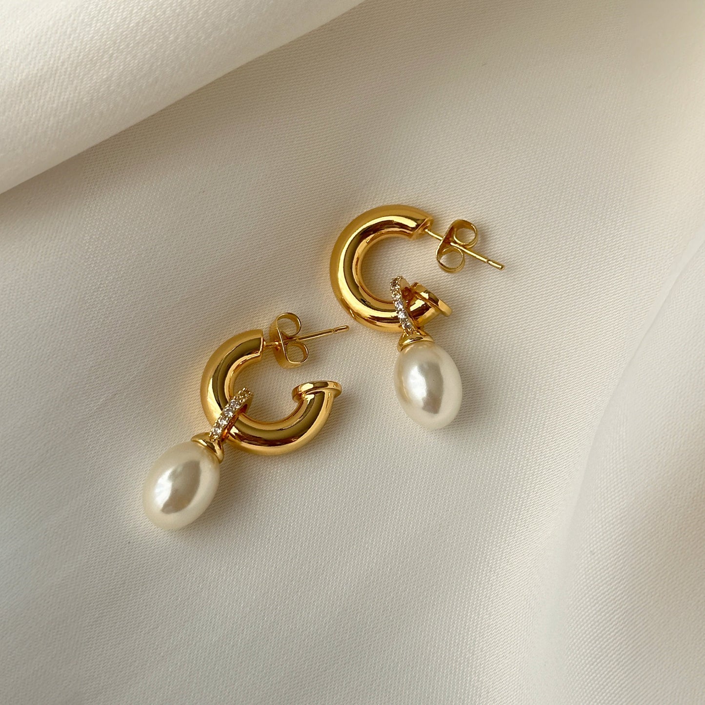 Clara Gold Pearl Earrings