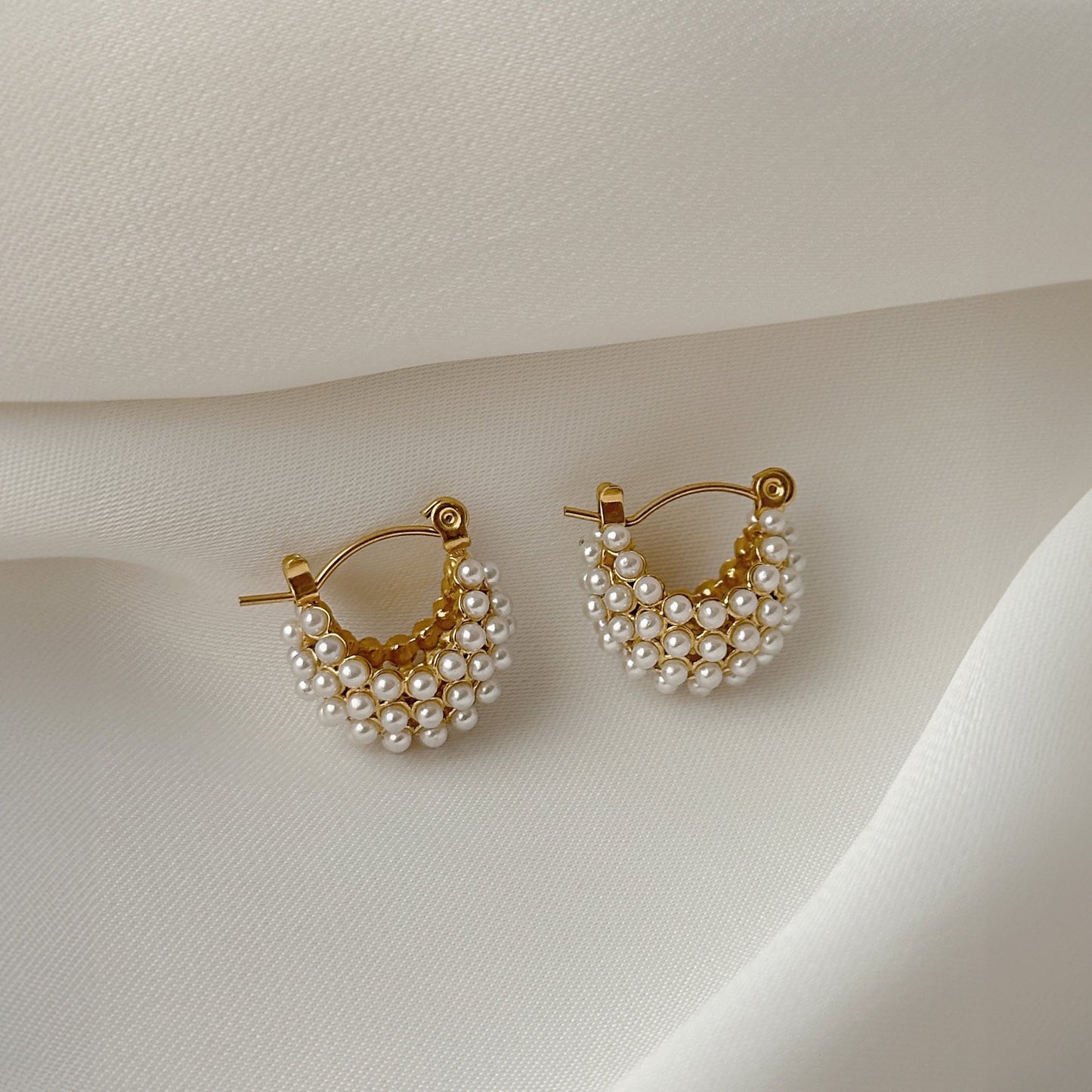 Vivienne Pearl Earrings