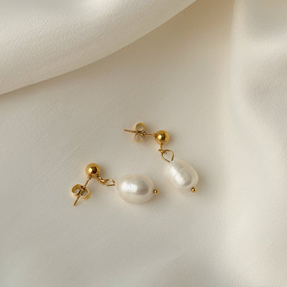 Maria Pearl Gold Earrings